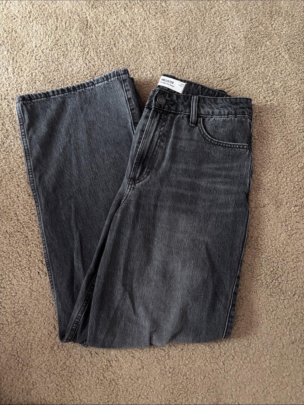Hollister Ultra High-Rise Baggy Jeans